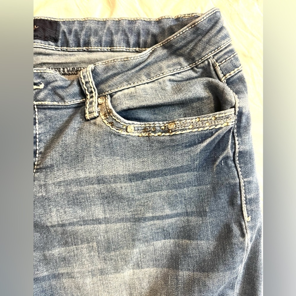 Earl Jean Women's Blue Cropped Jeans with Embellished Pockets Size 15 - Picture 5 of 14